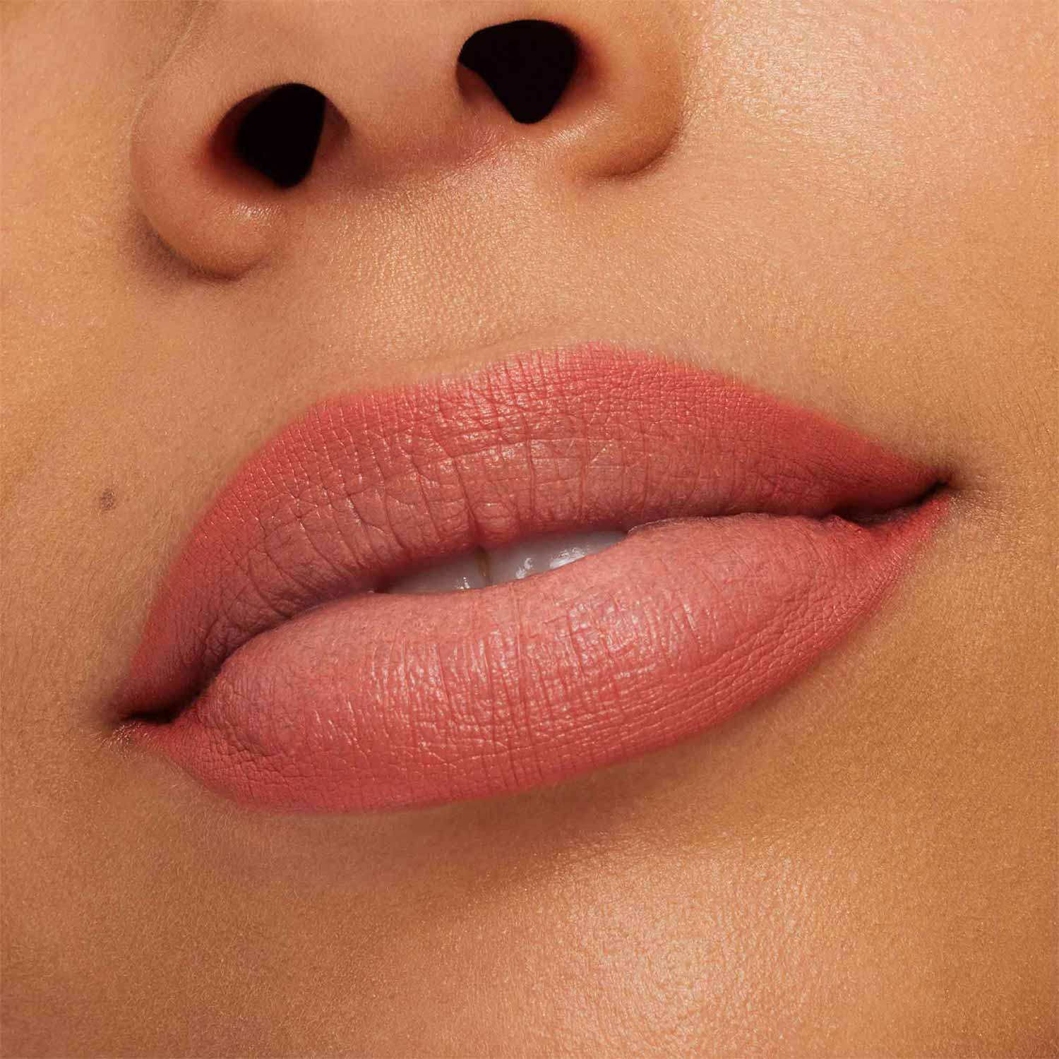 M·A·C LIP PENCIL (DELINEADOR DE LABIOS)